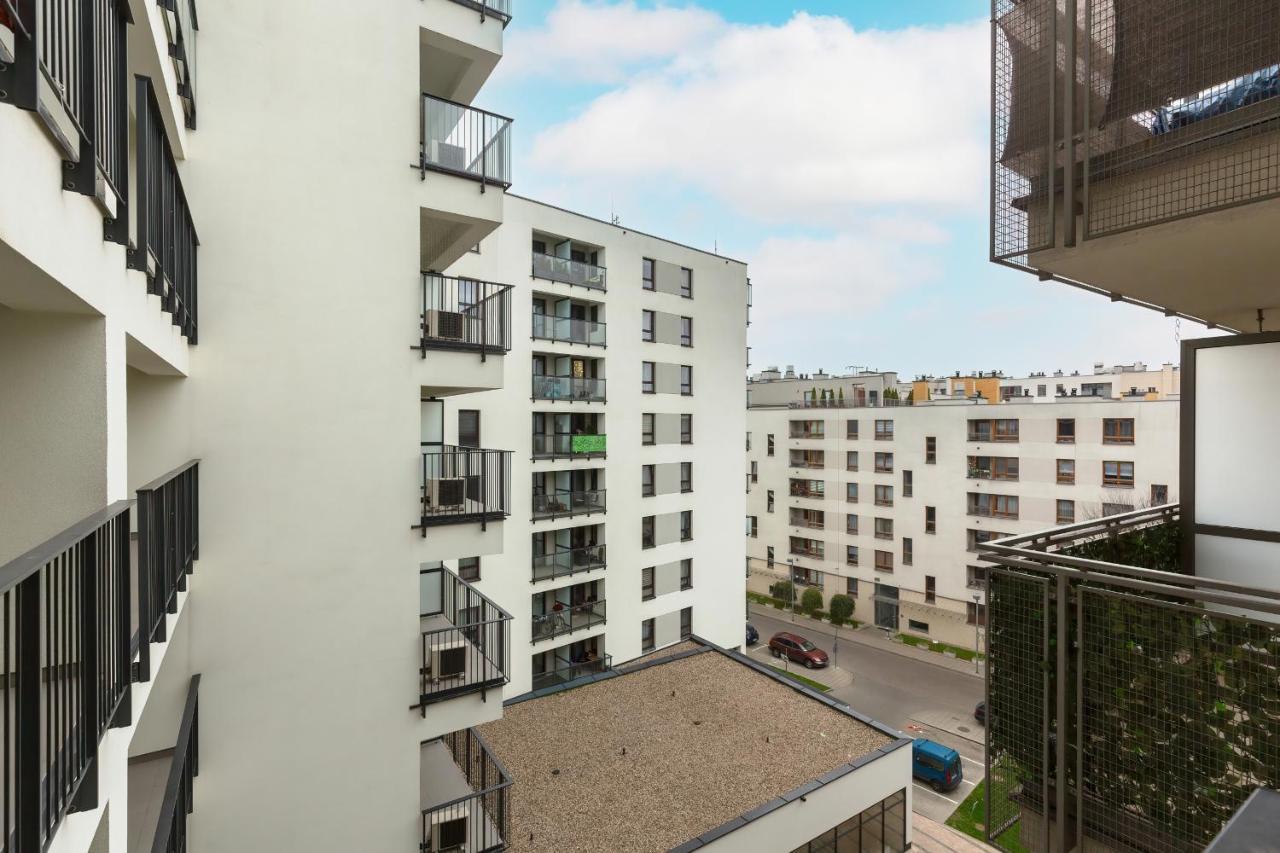 Wolska Residence Apartments With Parking By Noclegi Renters ワルシャワ エクステリア 写真